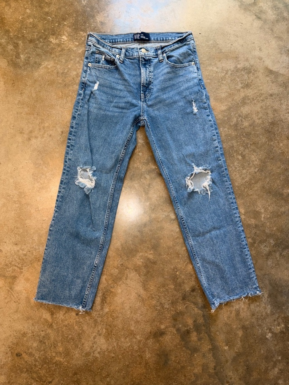 GAP Low Rise Straight Crop Jeans Distressed Raw Hem Medium Wash Size 27